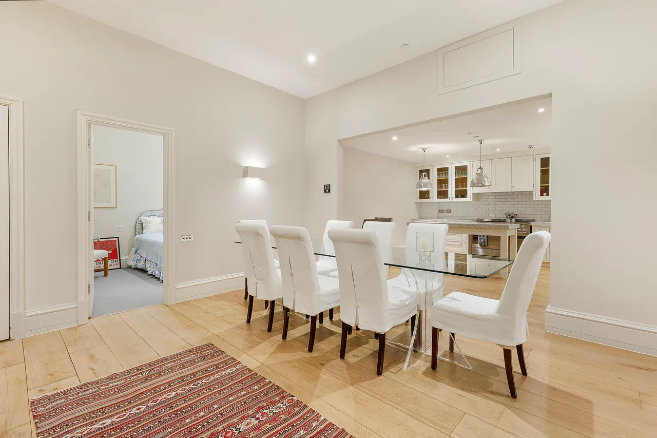 Lennox Gardens Mews, Knightsbridge, London, photo 6