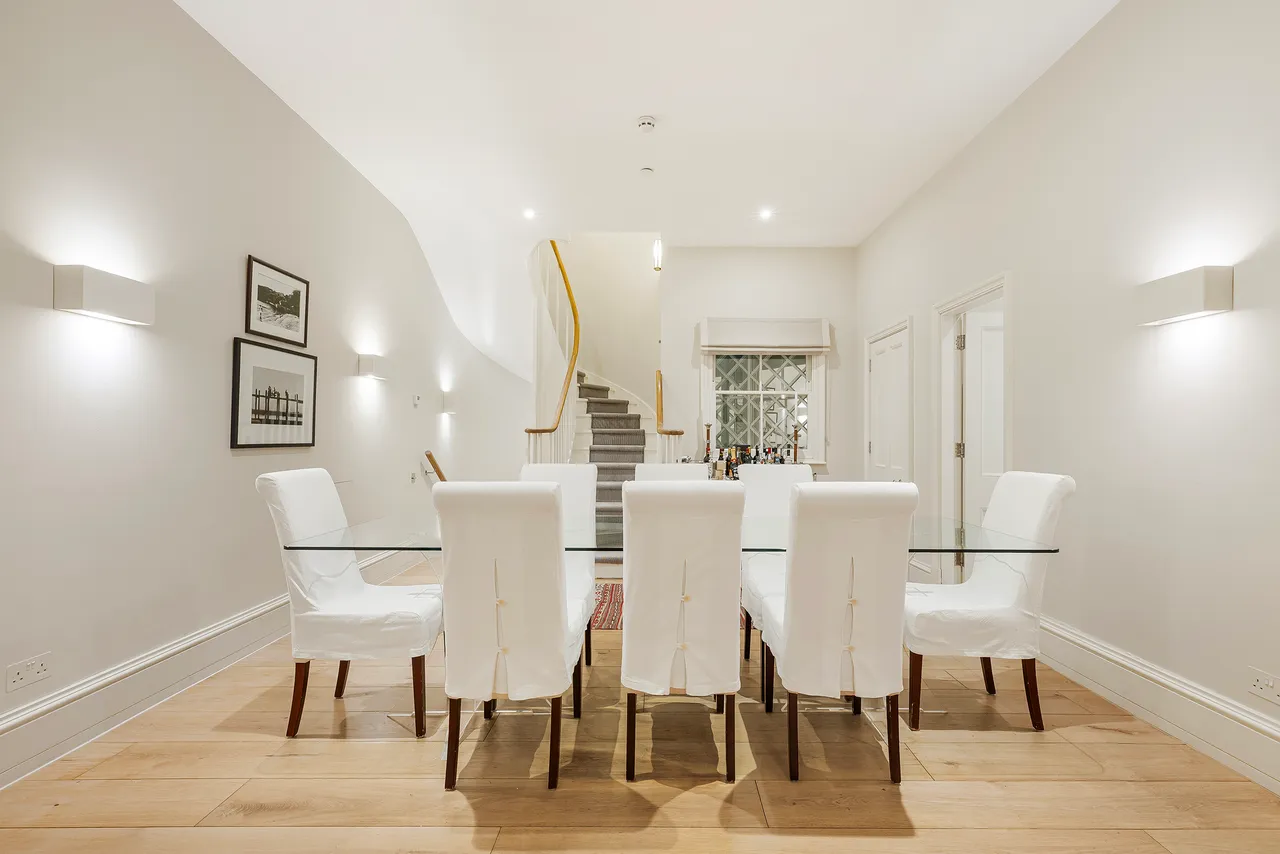 Lennox Gardens Mews, Knightsbridge, London, photo 7