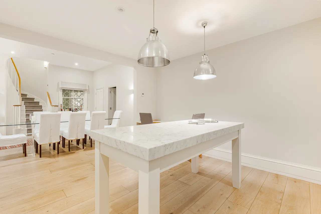 Lennox Gardens Mews, Knightsbridge, London, photo 9