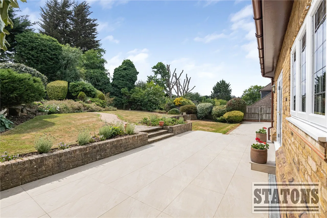 Foxes Lane, Cuffley, Hertfordshire, EN6 4JB, photo 21