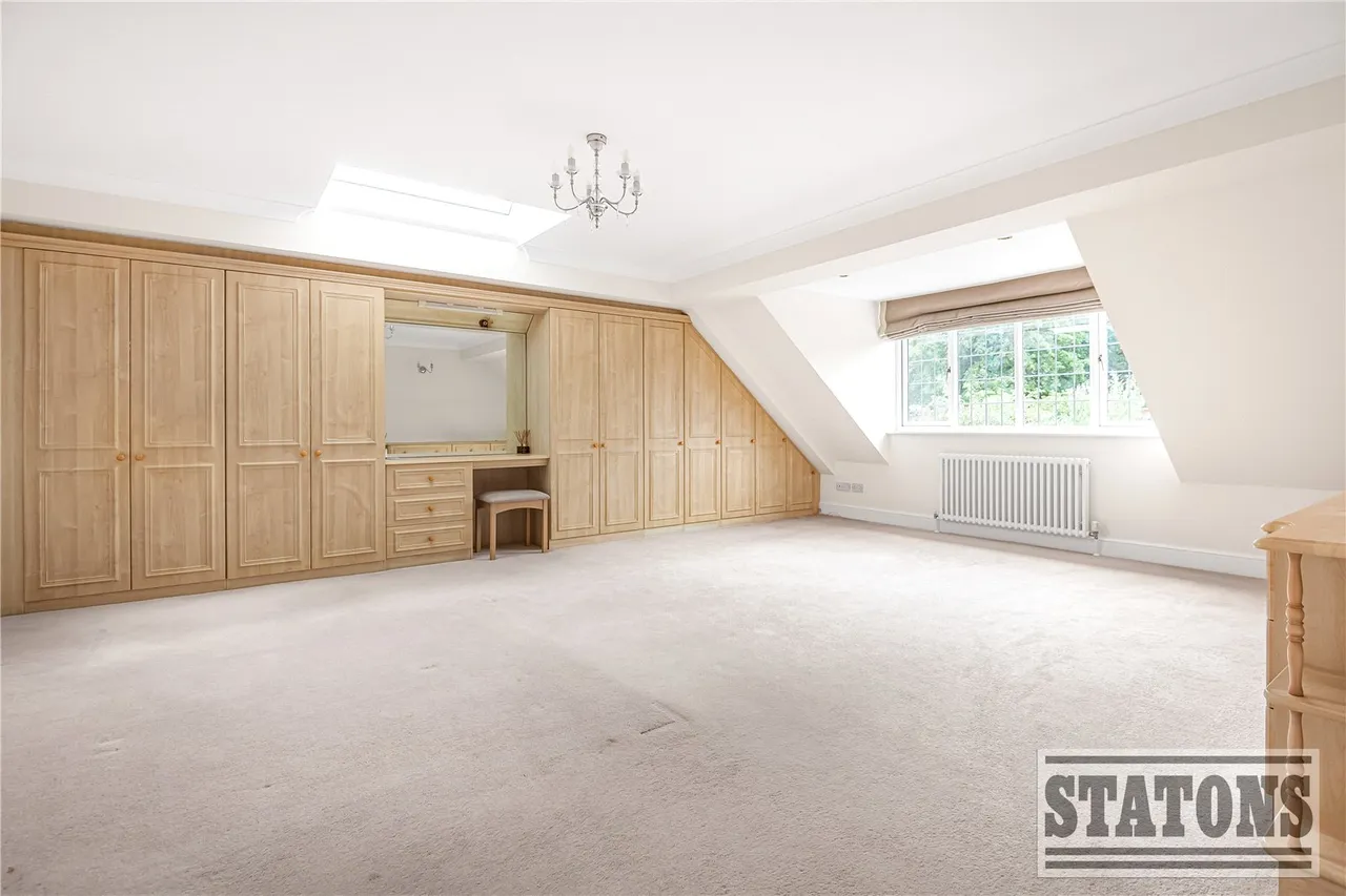 Foxes Lane, Cuffley, Hertfordshire, EN6 4JB, photo 11