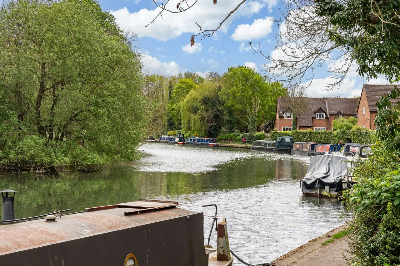 River Meads, Stanstead Abbotts, SG12, photo 13