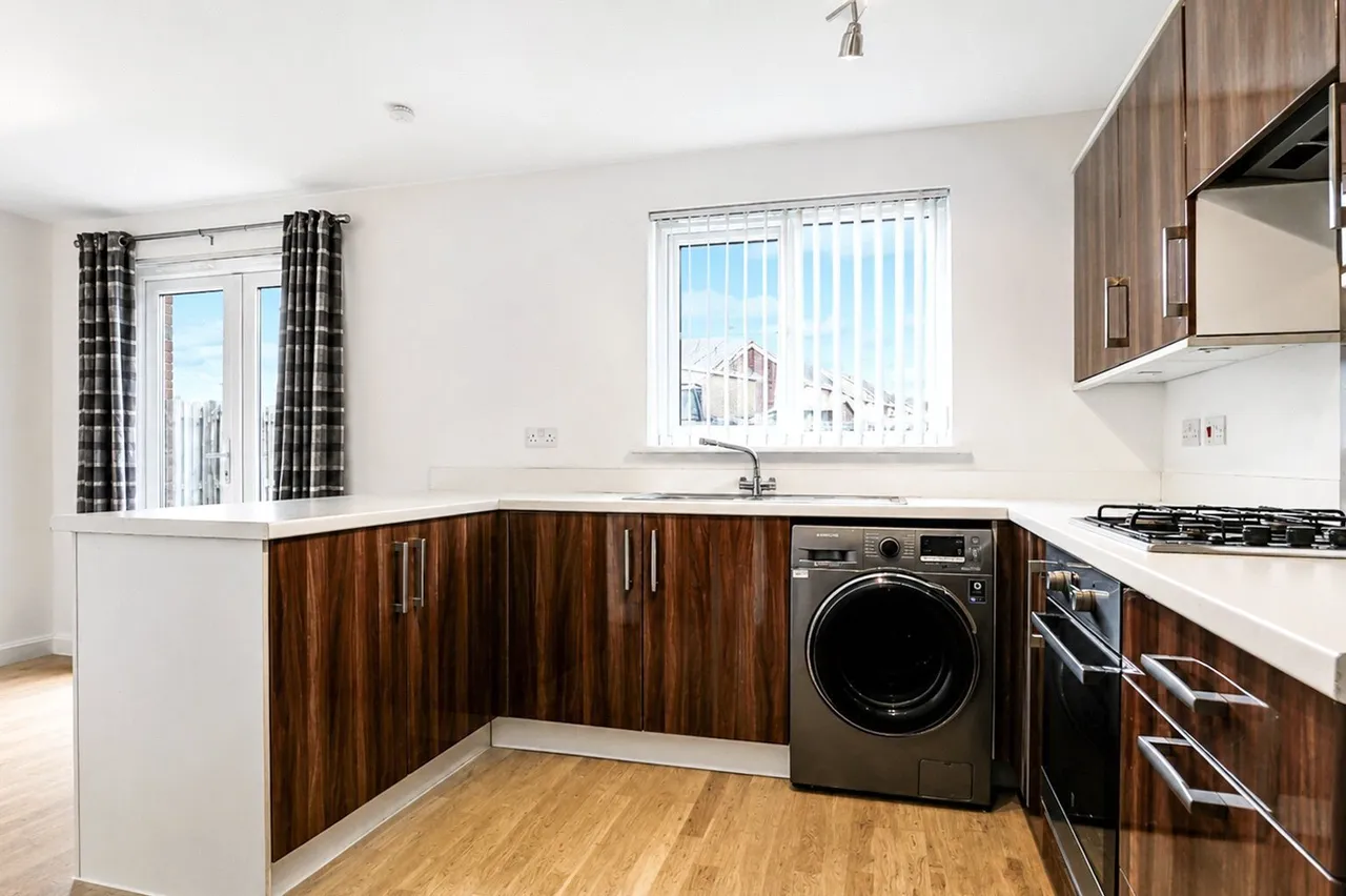 Tannin Crescent, Ballerup Village, East Kilbride, South Lanarkshire, G75, photo 4