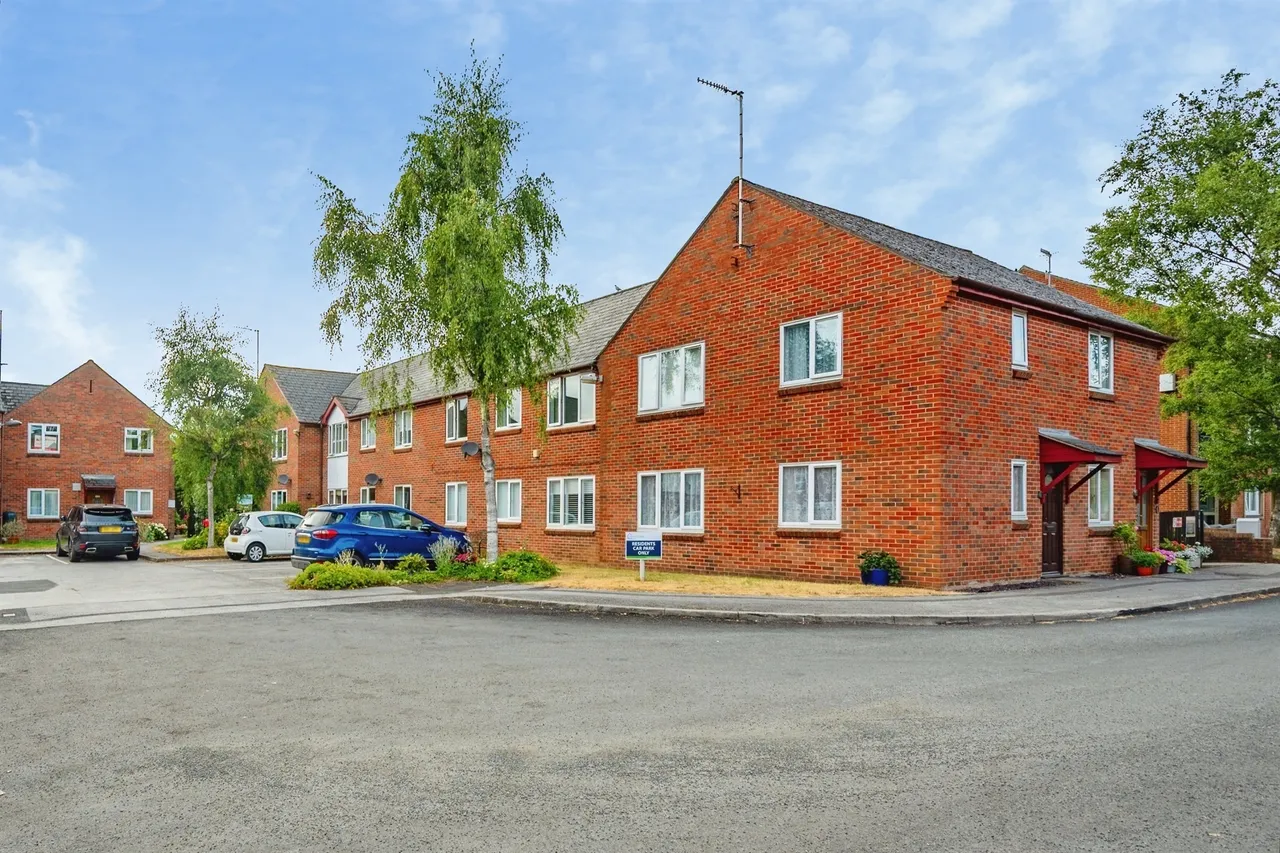 Henmore Place, Ashbourne, photo 3