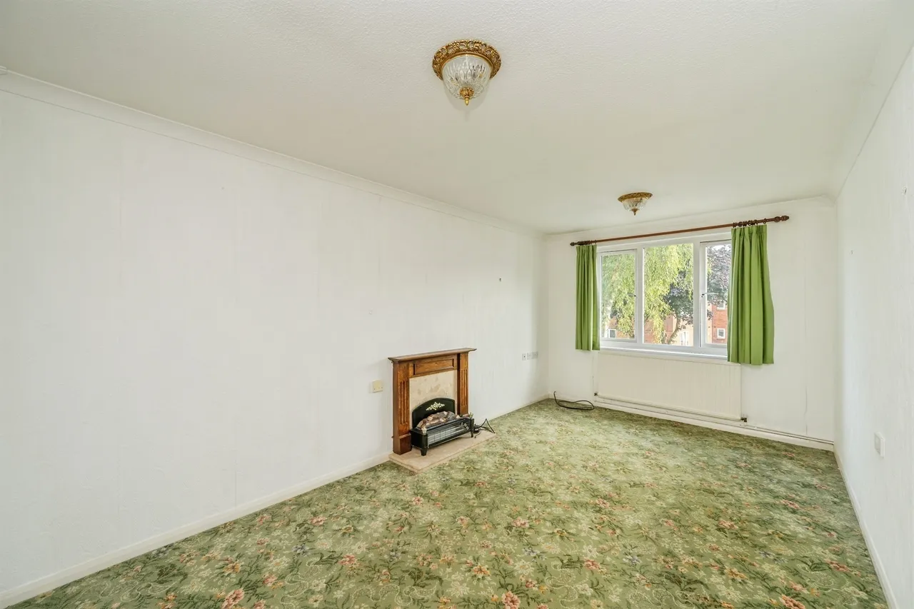 Henmore Place, Ashbourne, photo 2