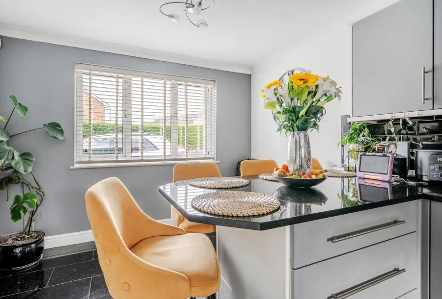 Hawkins Close, Bristol, BS30, photo 5
