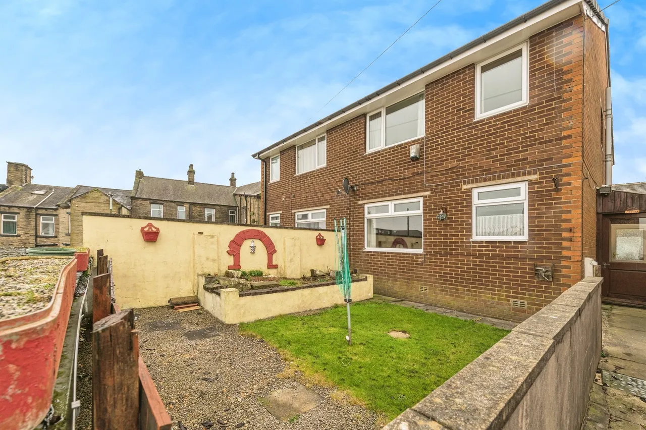 Albany Street, Wibsey, Bradford, photo 11