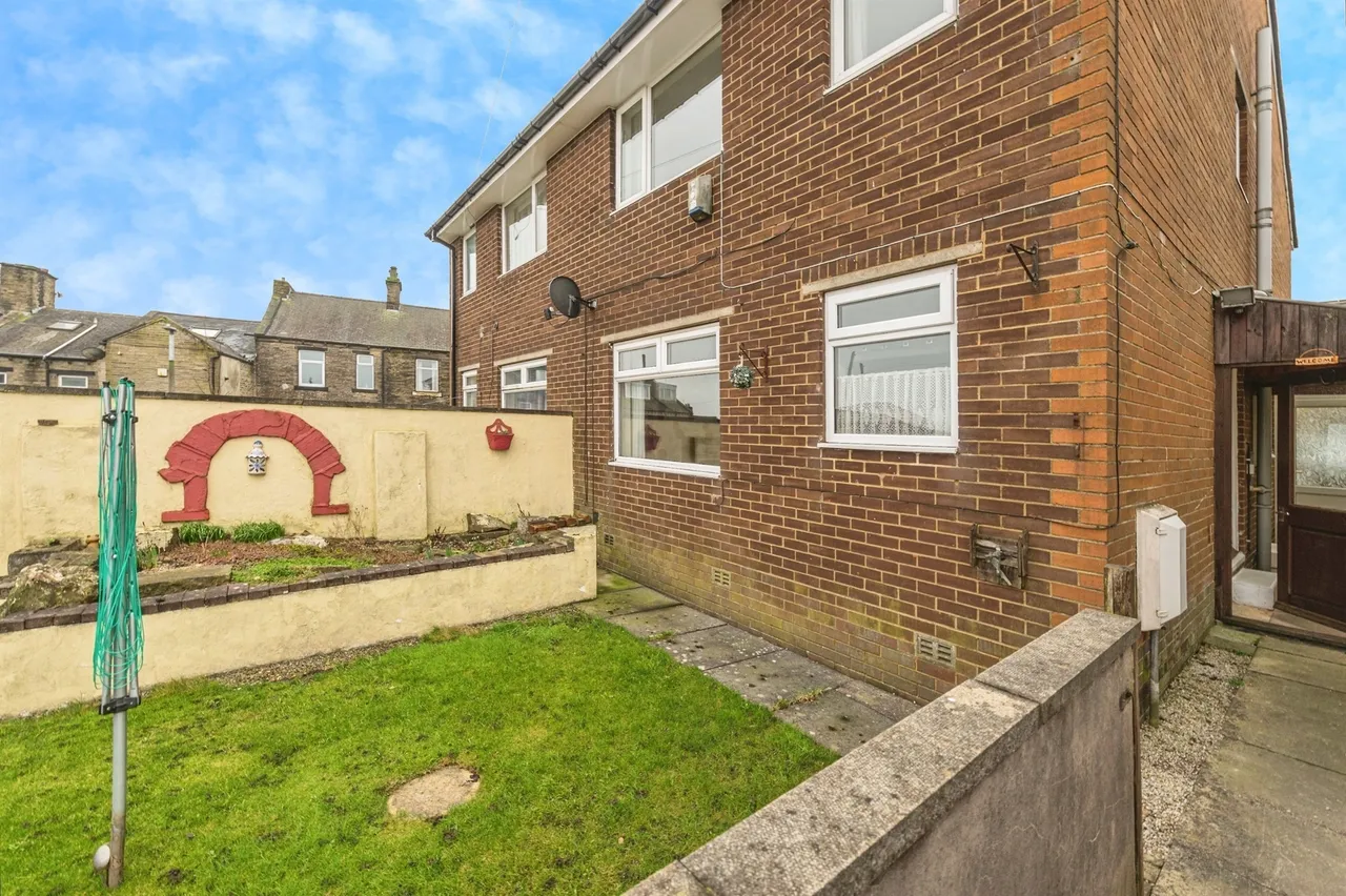 2 bed house for sale — Albany Street, Wibsey, Bradford