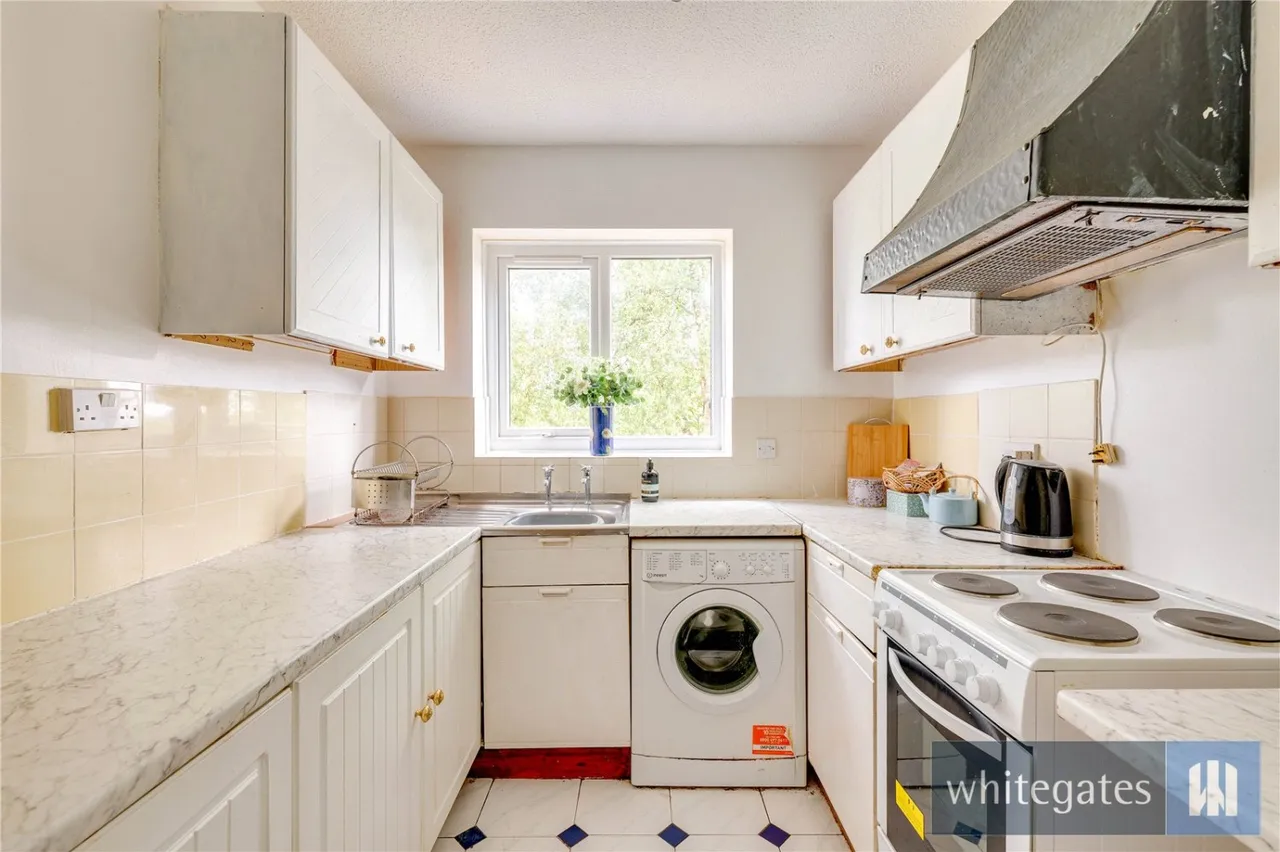 Sylvan Court, Liverpool, L25, photo 21