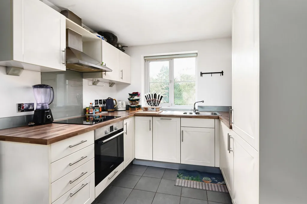 Napier Road, Crowthorne, RG45, photo 3