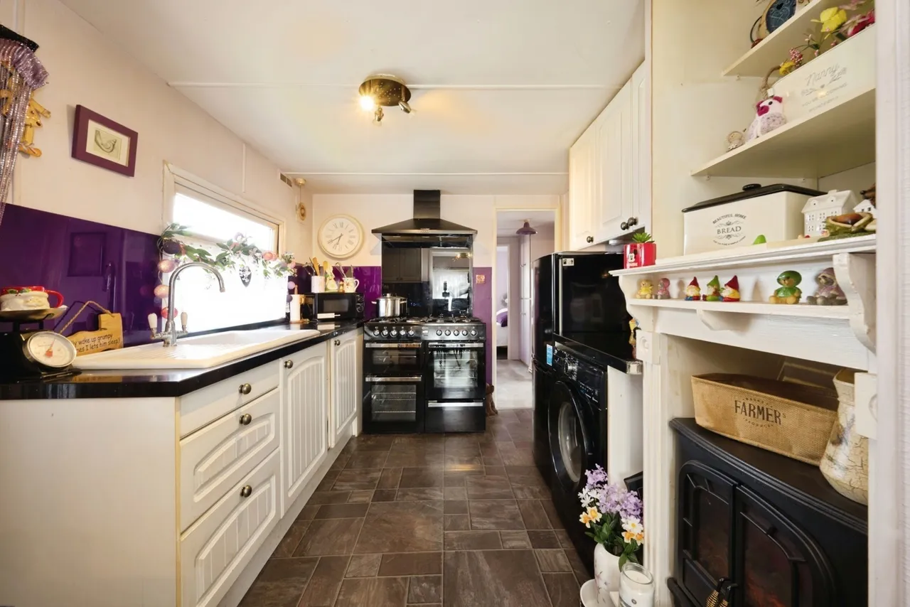 Hill Plantation, Brookside Mobile Home Park, Bromham, Bedford, MK43, photo 7