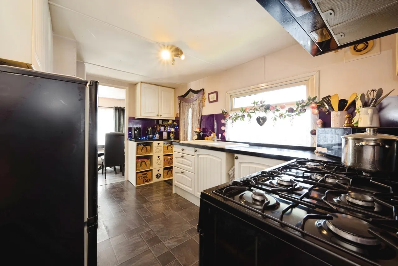 Hill Plantation, Brookside Mobile Home Park, Bromham, Bedford, MK43, photo 8