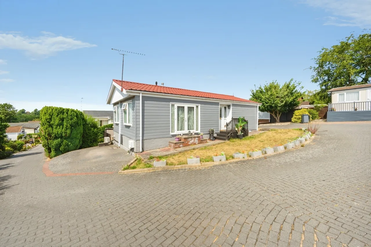 Hill Plantation, Brookside Mobile Home Park, Bromham, Bedford, MK43, photo 2