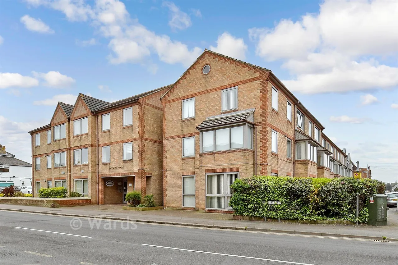 1 bed flat for sale, High Street, Herne Bay, CT6