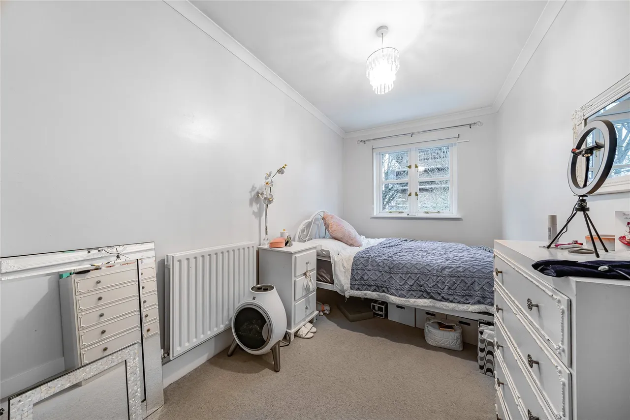 Dudley Road, Walton On Thames, KT12, photo 9