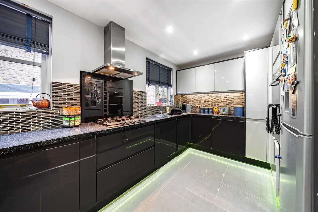Dudley Road, Walton On Thames, KT12, photo 5