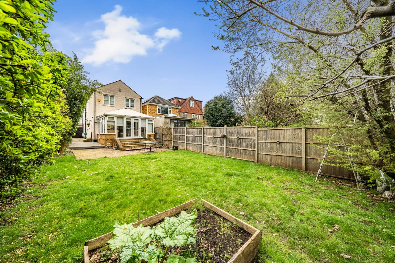 Dudley Road, Walton On Thames, KT12, photo 13