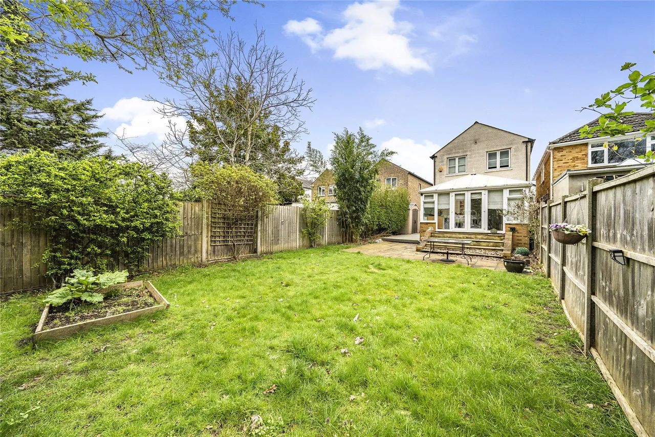 Dudley Road, Walton On Thames, KT12, photo 3