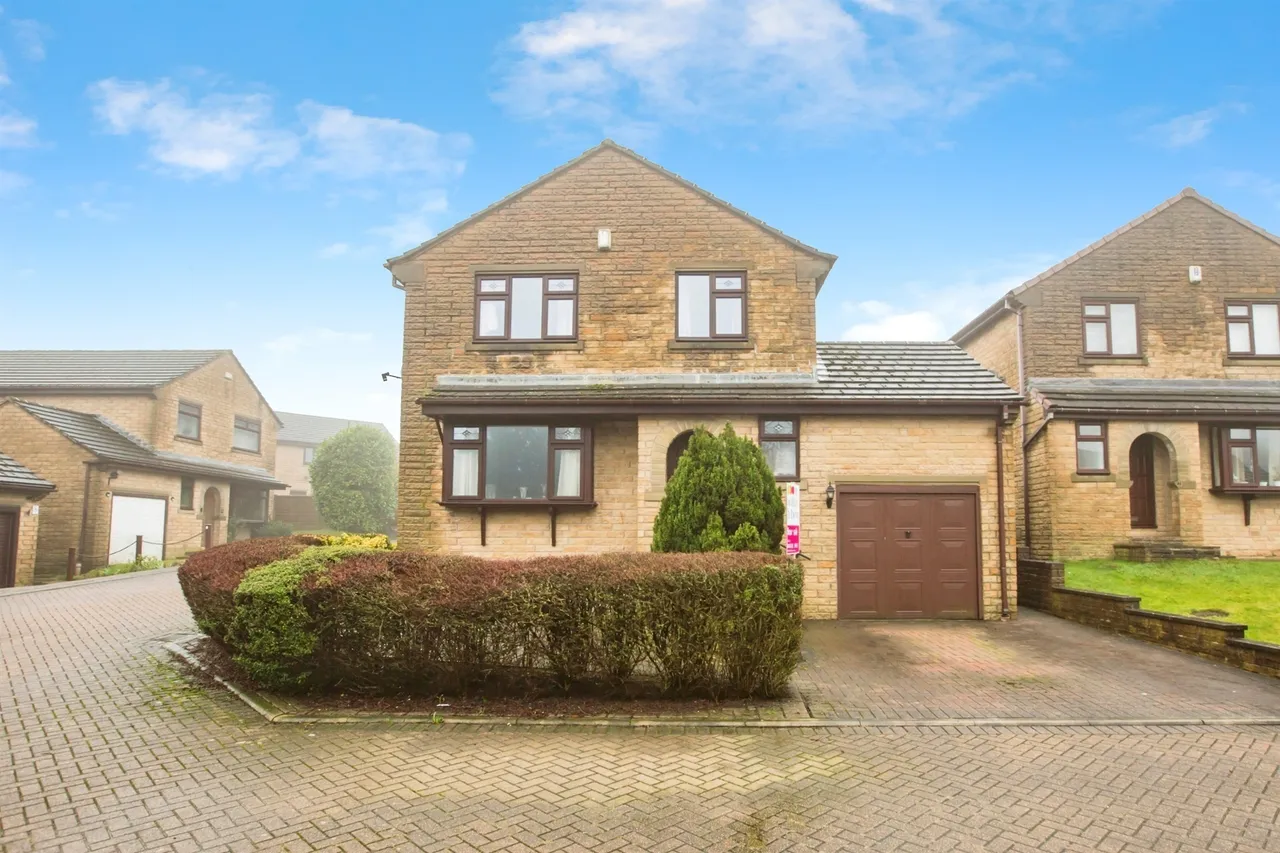 4 bed house for sale — Sandal Magna, Halifax