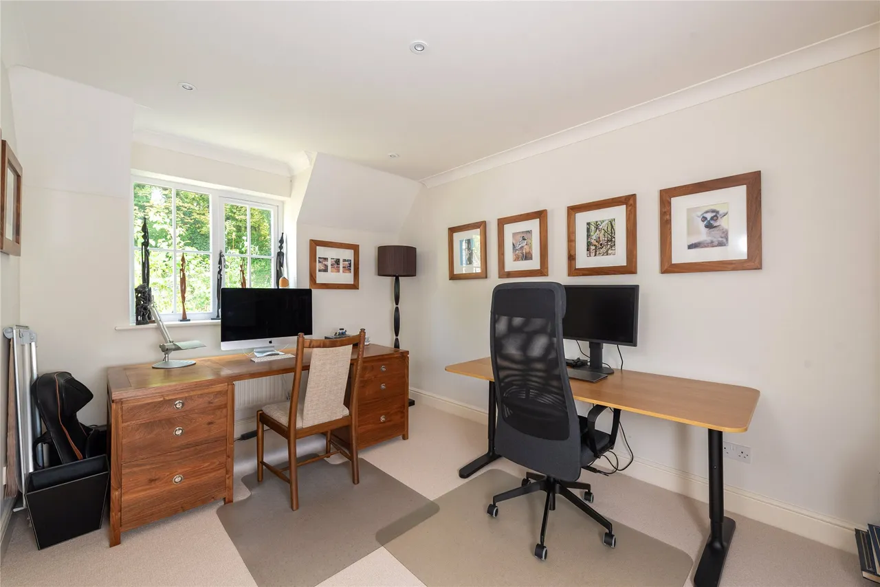 Loosley Row, HP27, photo 7