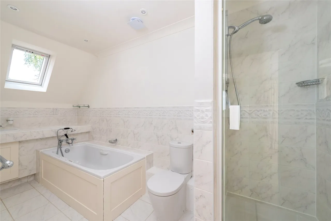 Loosley Row, HP27, photo 13
