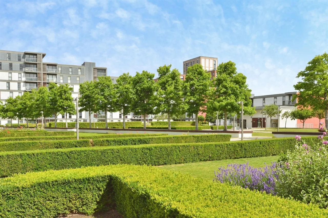 South Row, Milton Keynes, MK9, photo 16