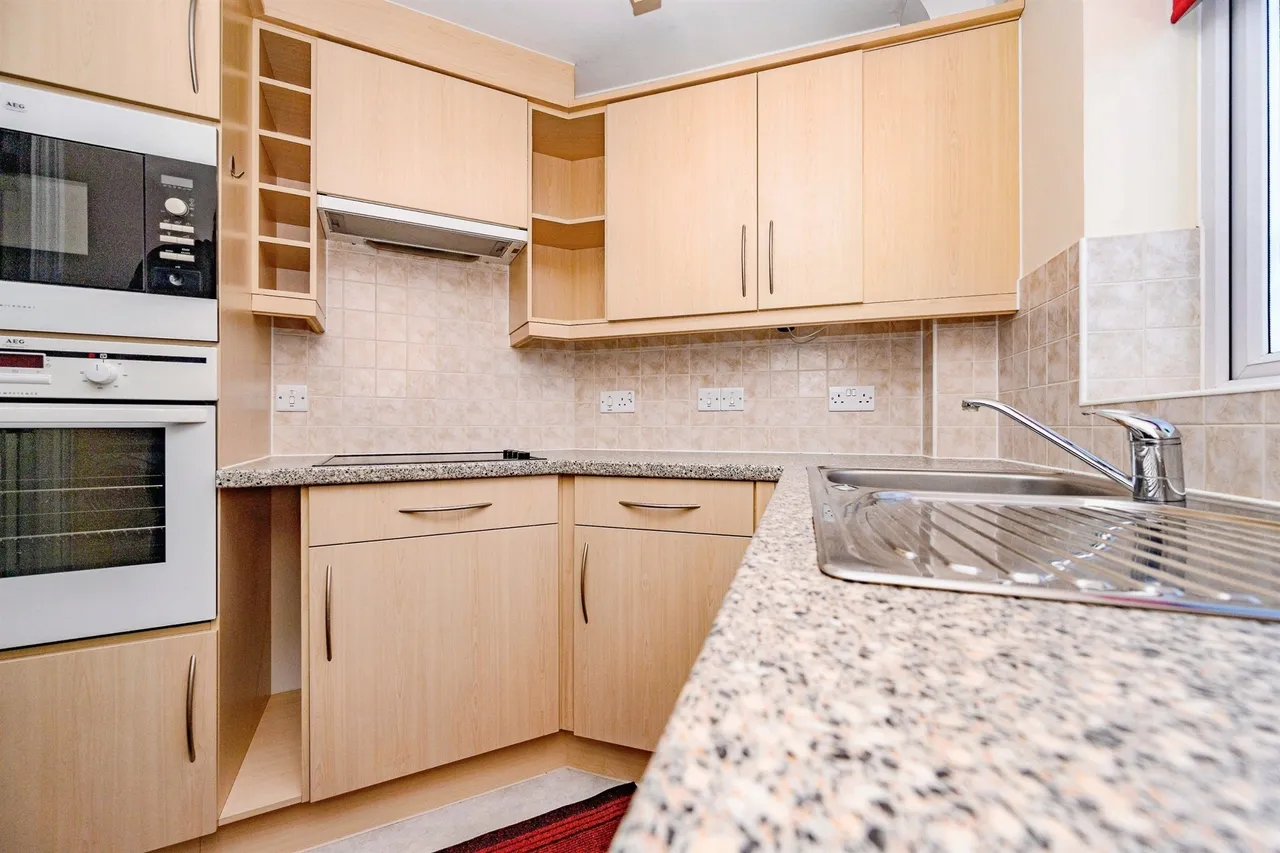 Lucas Gardens, Luton, LU3, photo 12