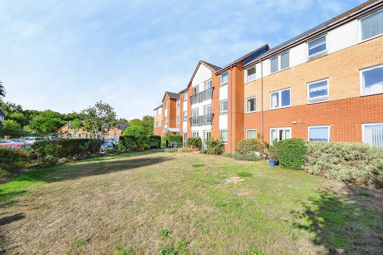 Lucas Gardens, Luton, LU3, photo 16