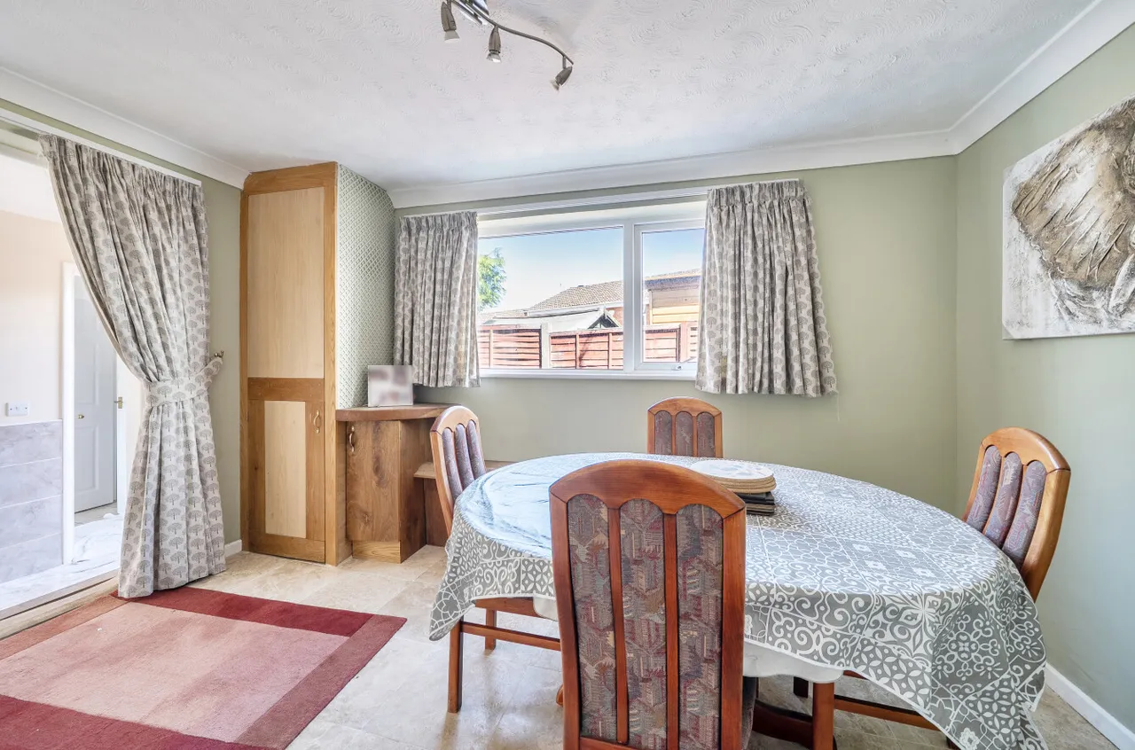 Ennerdale Grove, Farnham, Surrey, GU9 0RX, photo 5