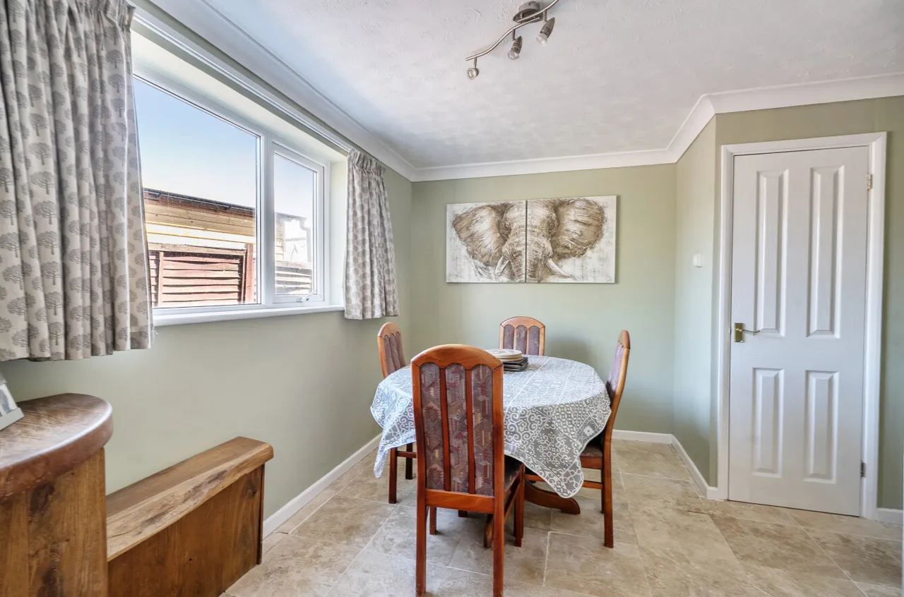 Ennerdale Grove, Farnham, Surrey, GU9 0RX, photo 10