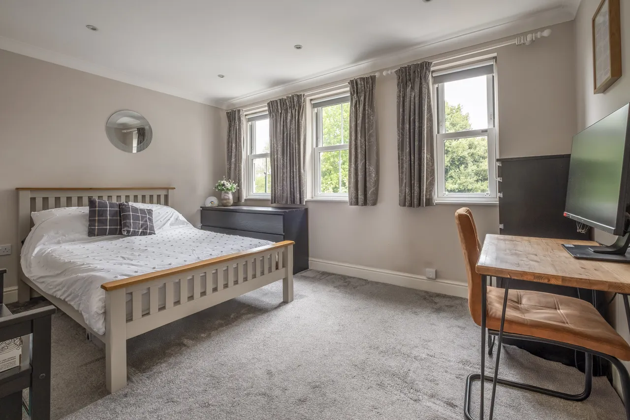 Connaught Road, Teddington, TW11, photo 7