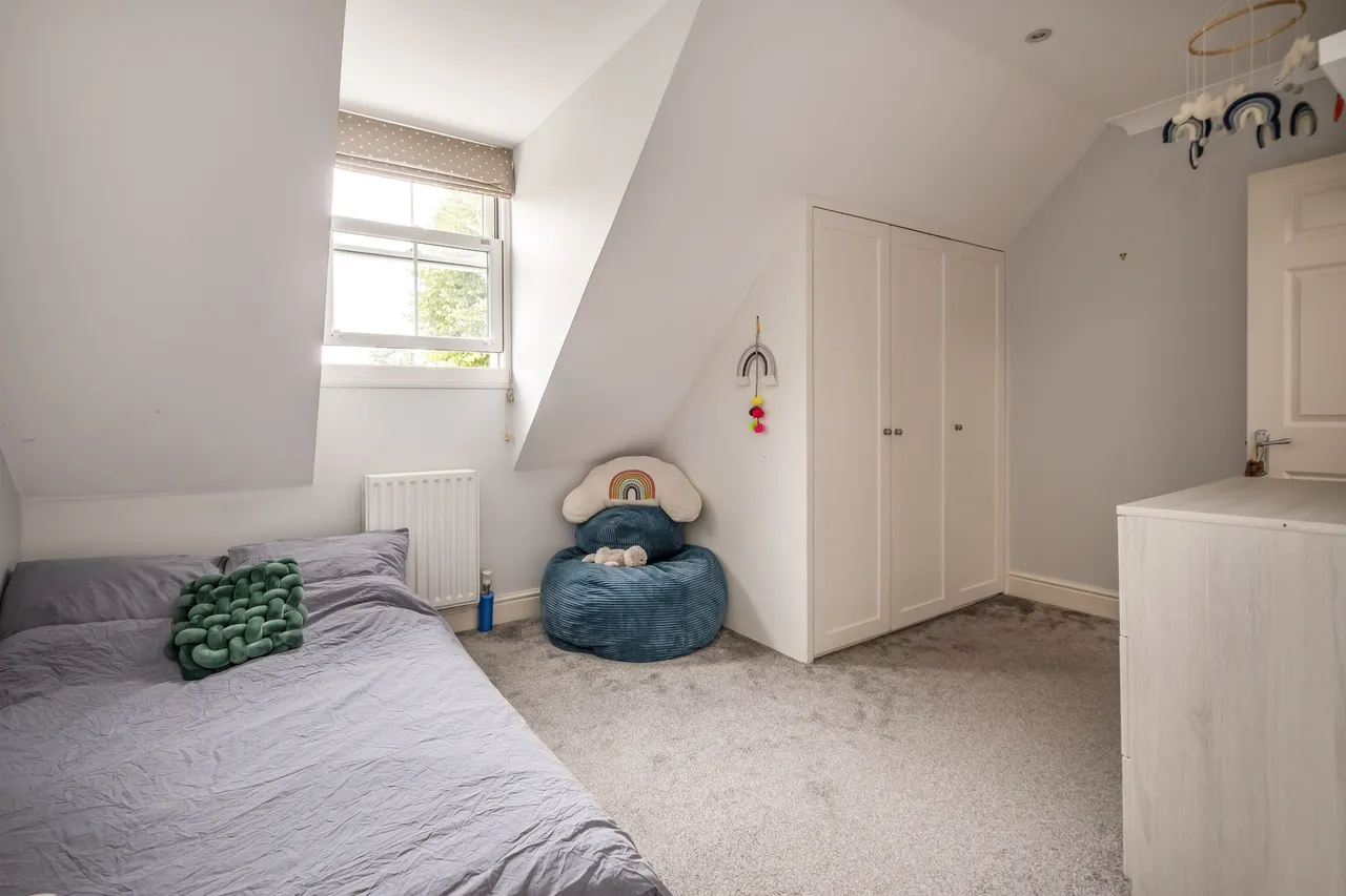 Connaught Road, Teddington, TW11, photo 10