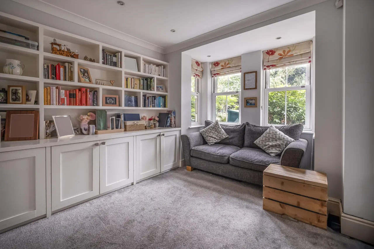 Connaught Road, Teddington, TW11, photo 4