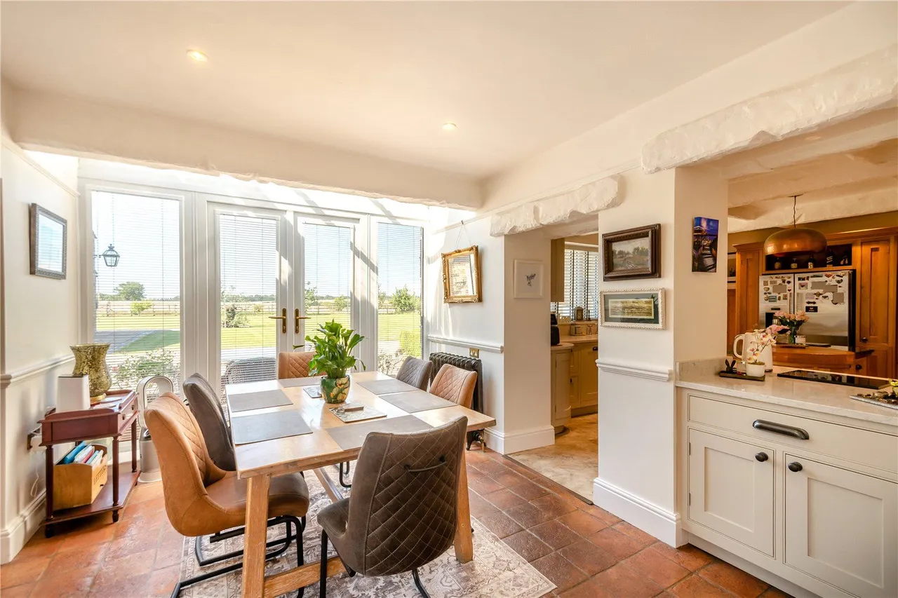 Harrogate Road, Leeds, West Yorkshire, LS17 9JB, photo 7