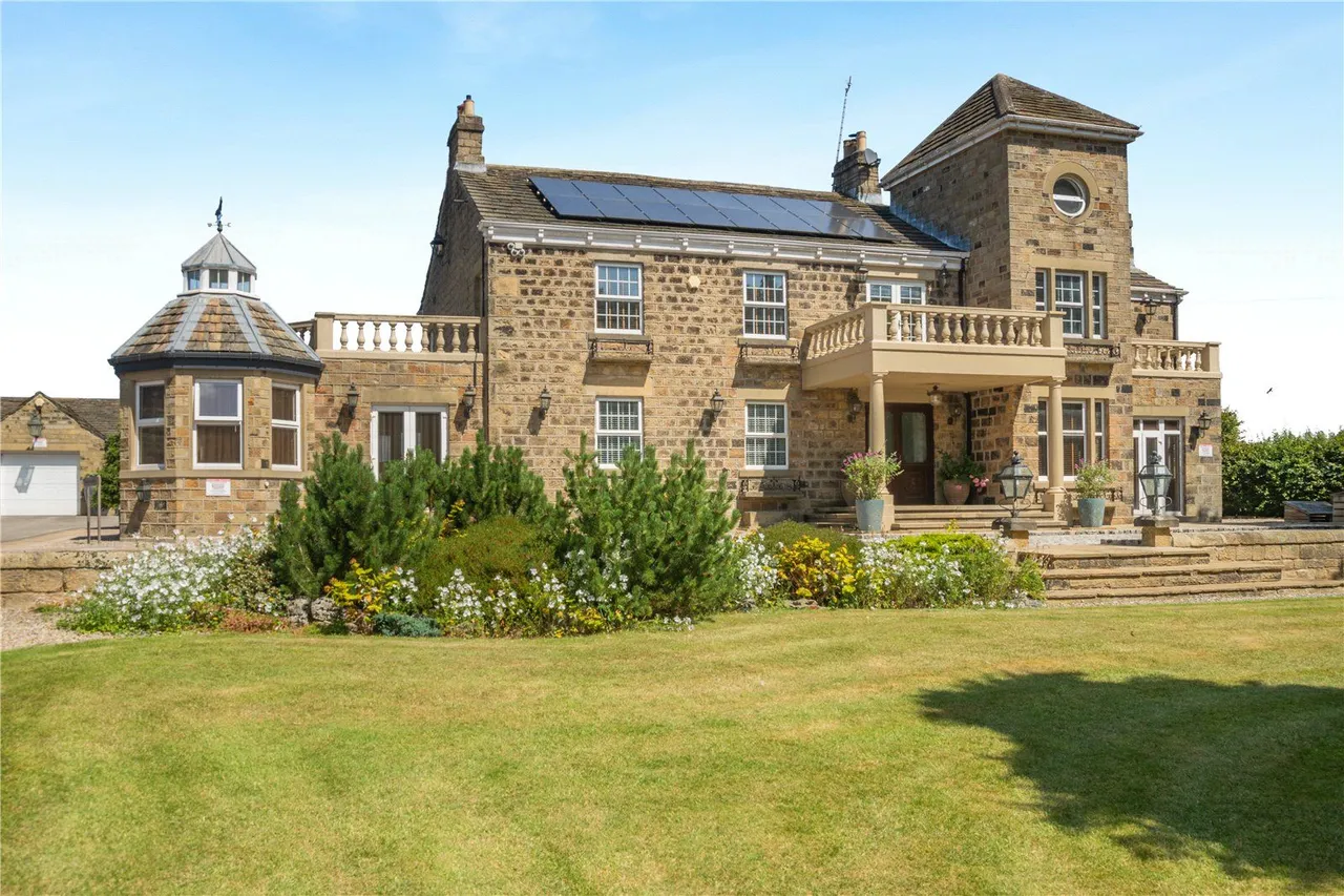 Harrogate Road, Leeds, West Yorkshire, LS17 9JB, photo 9