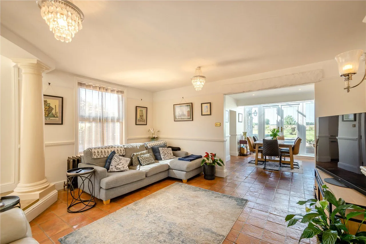 Harrogate Road, Leeds, West Yorkshire, LS17 9JB, photo 8