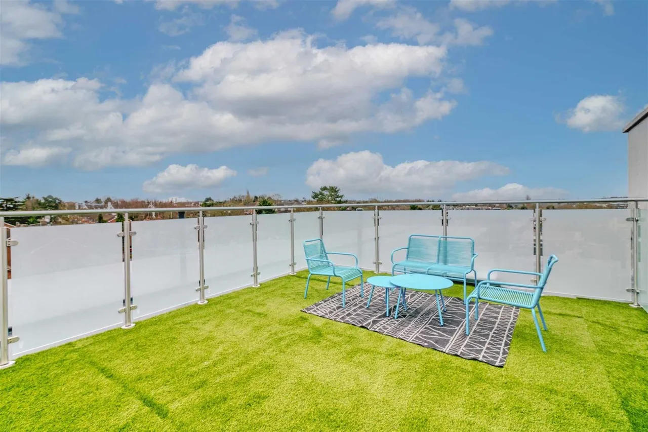 Wickliffe Avenue, N, photo 12