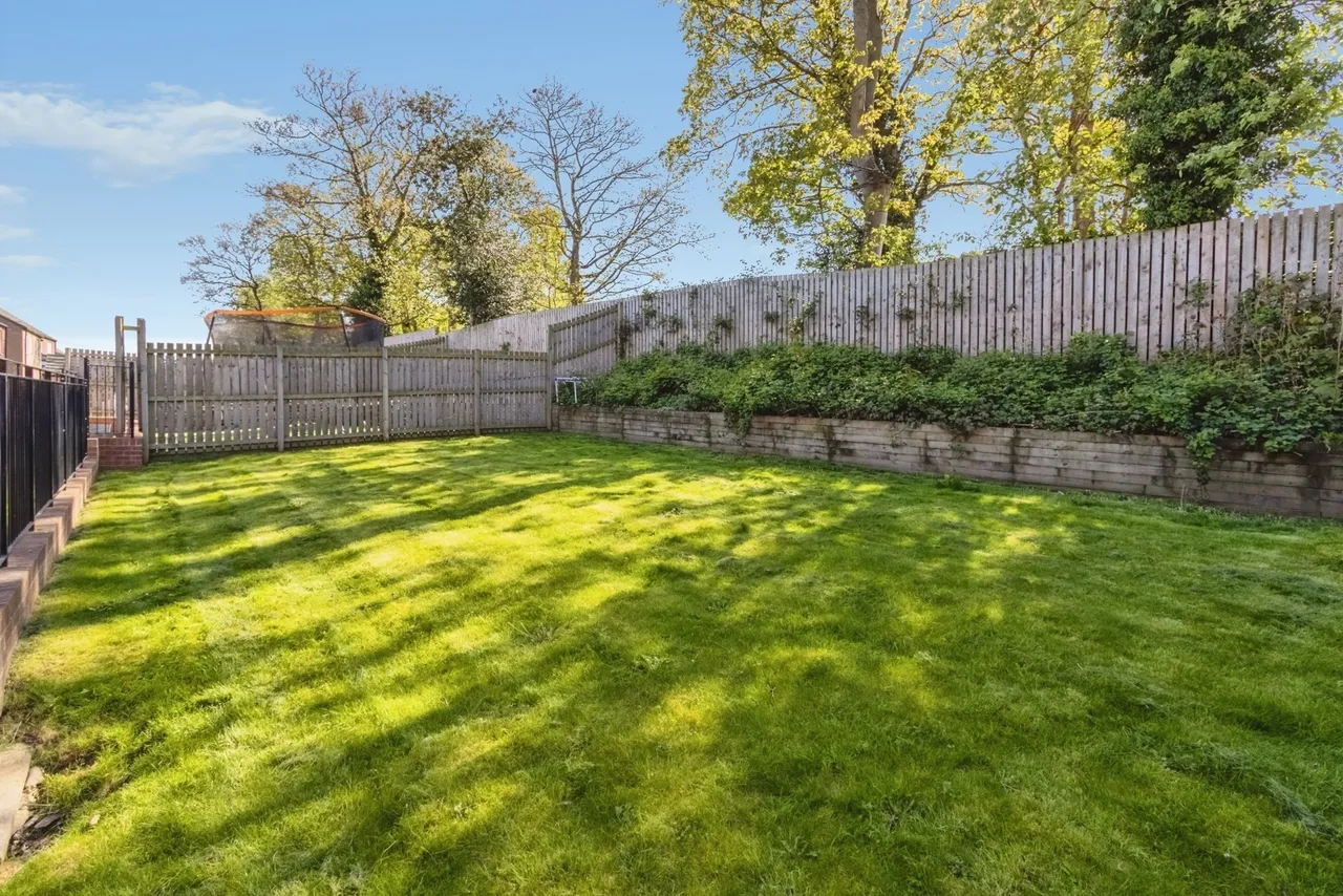 Stanley Hall Drive, Wakefield, West Yorkshire, WF1, photo 19