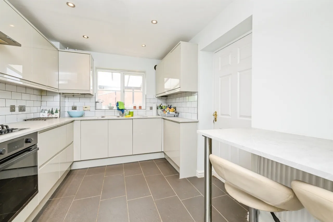Bentley Avenue, Yaxley, Peterborough, photo 4