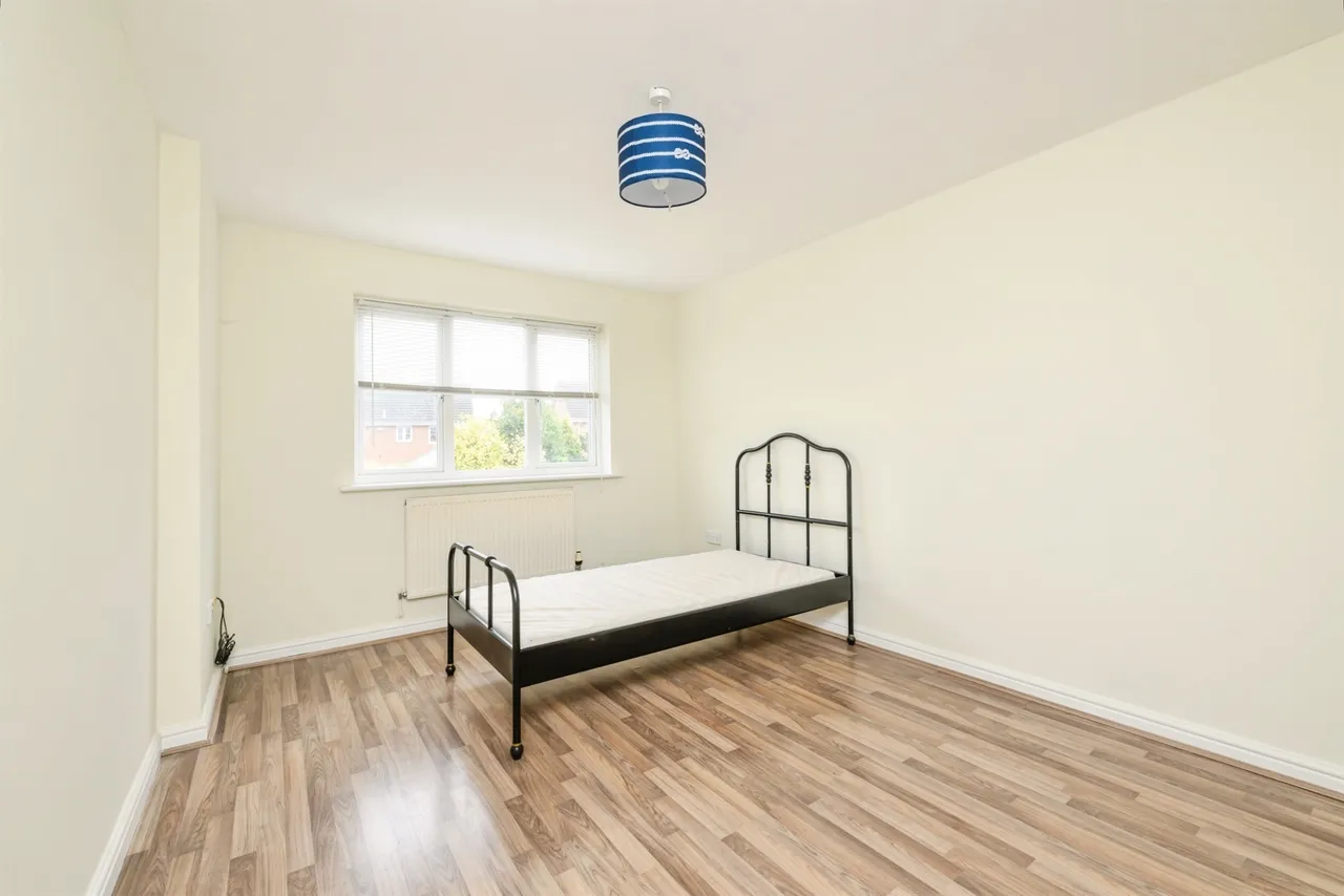 Bentley Avenue, Yaxley, Peterborough, photo 9