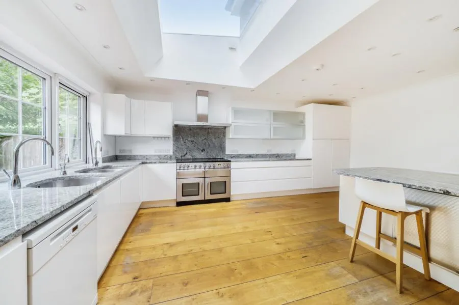 Ambleside Road, Lightwater, GU18, photo 6