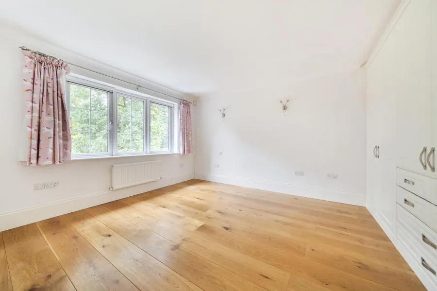 Ambleside Road, Lightwater, GU18, photo 11