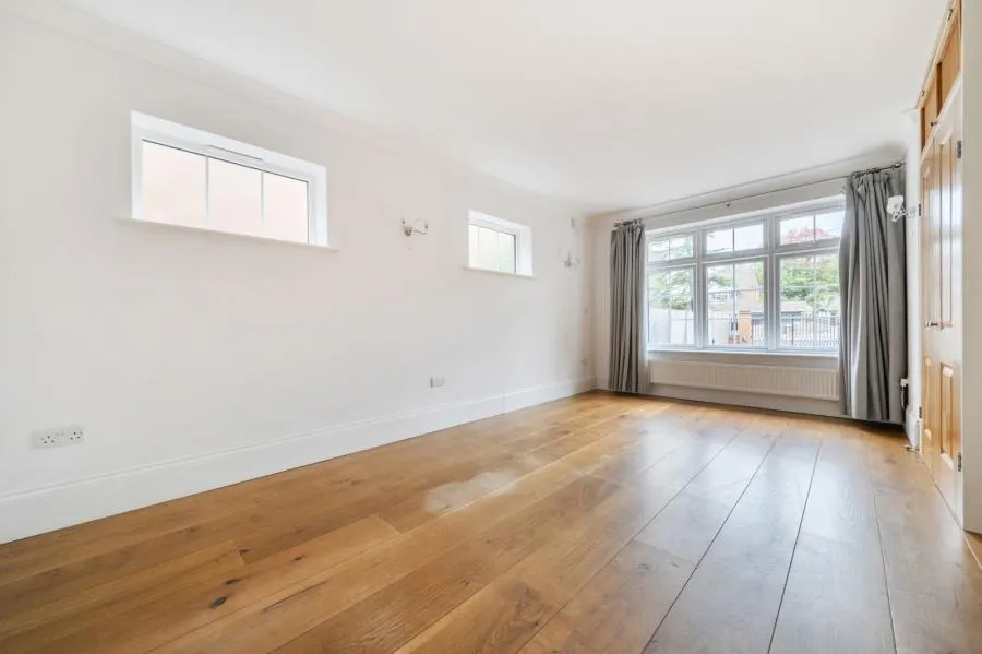 Ambleside Road, Lightwater, GU18, photo 12