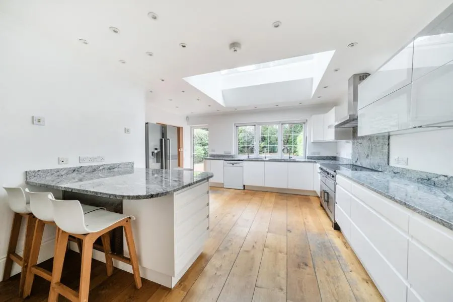 Ambleside Road, Lightwater, GU18, photo 2