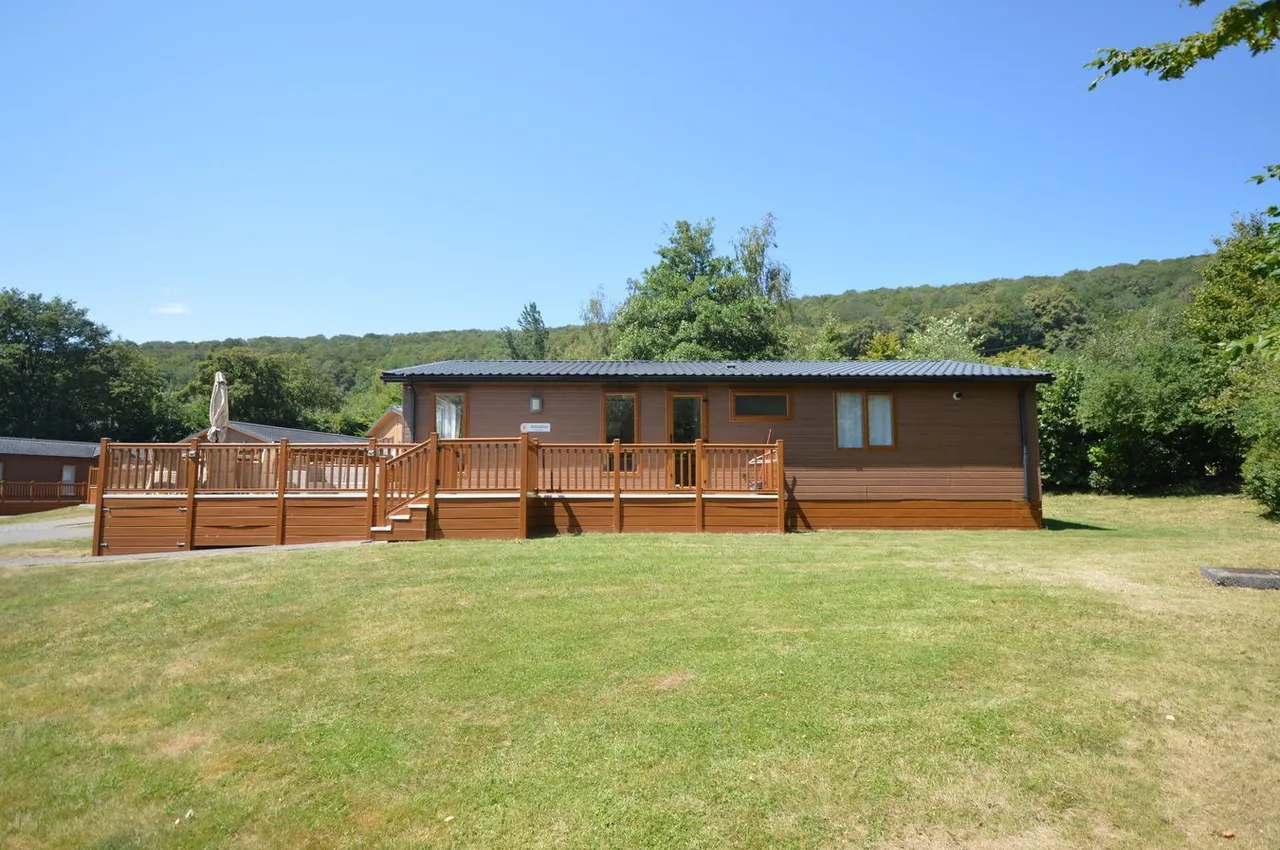 2 bed lodge for sale, Cheddar Woods, Cheddar, BS27
