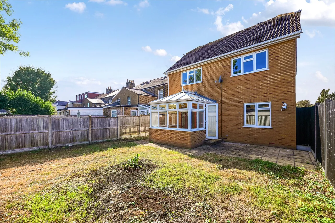 Oakfield Road, Ashford, TW15, photo 11