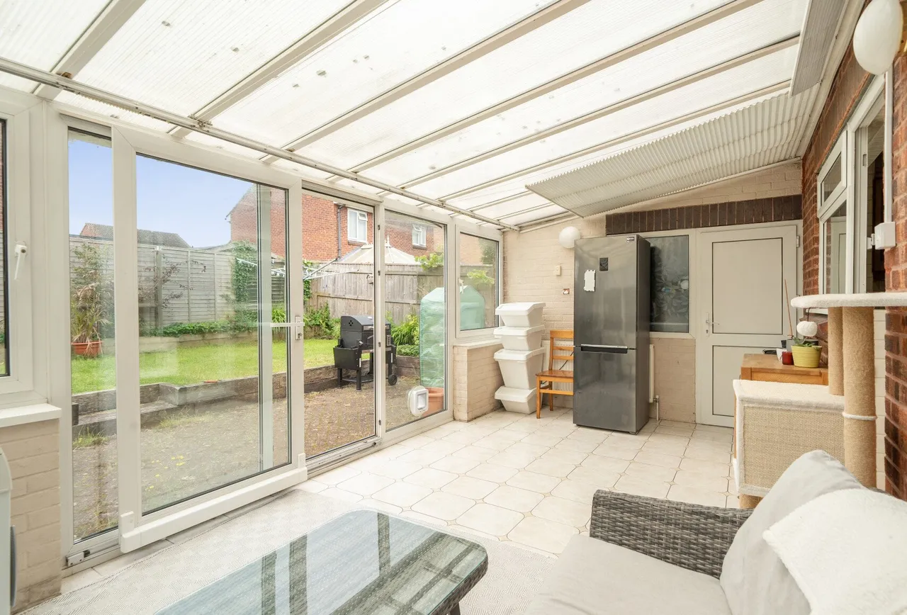 Stephens Drive, Gloucestershire, Barrs Court, BS30 7AA, photo 9