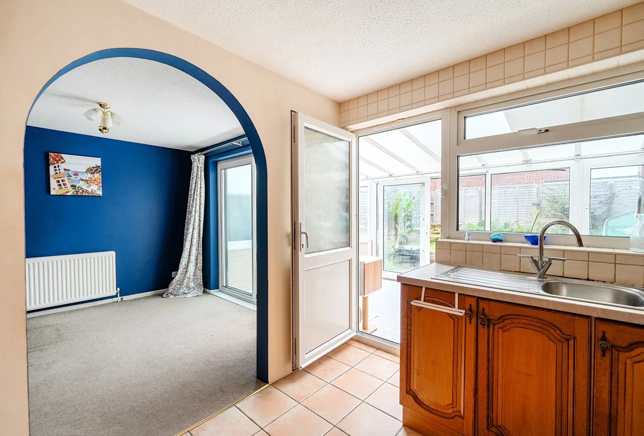 Stephens Drive, Gloucestershire, Barrs Court, BS30 7AA, photo 7