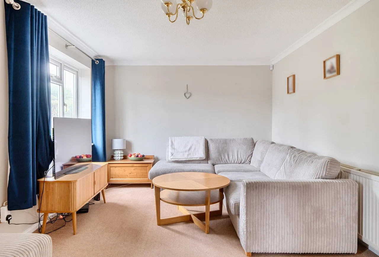 Stephens Drive, Gloucestershire, Barrs Court, BS30 7AA, photo 3