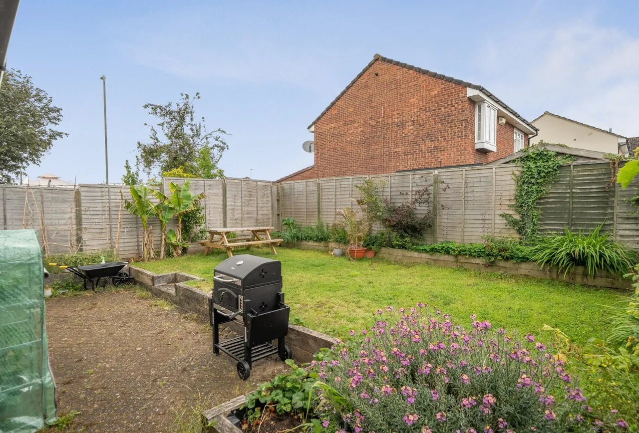 Stephens Drive, Gloucestershire, Barrs Court, BS30 7AA, photo 17